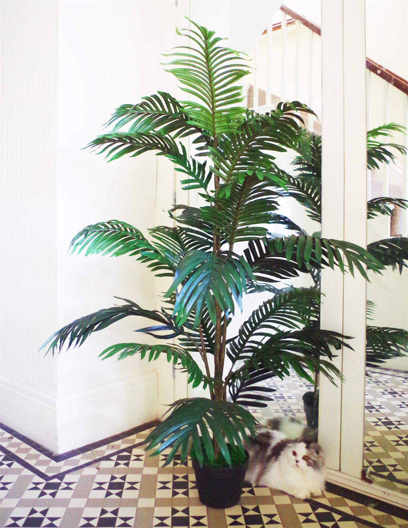 140cm Large Artificial Palm Tree – Bushy Tropical Green Foliage