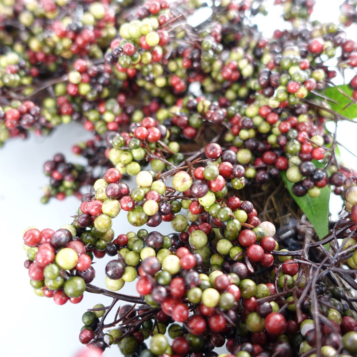 55cm Large Artificial Hanging Black Berry Wreath – Elegant Faux Berry Christmas Door Decoration