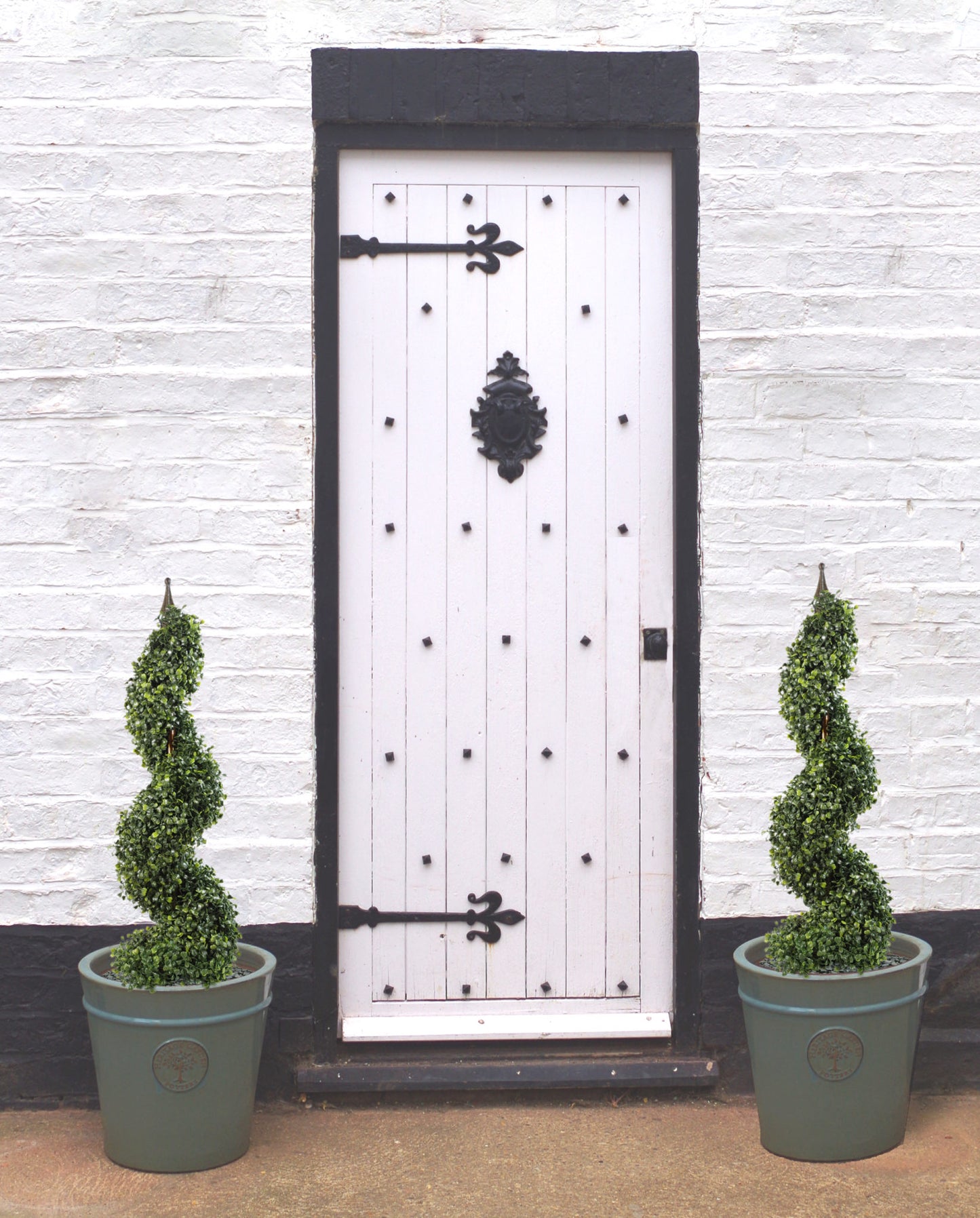 Pair of 90cm Small Artificial Boxwood Spiral Topiary Trees with Decorative Metal Tops – Indoors & Outdoors